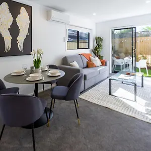 Awaits 2 Bed 2 Bath With Carpark Apartment